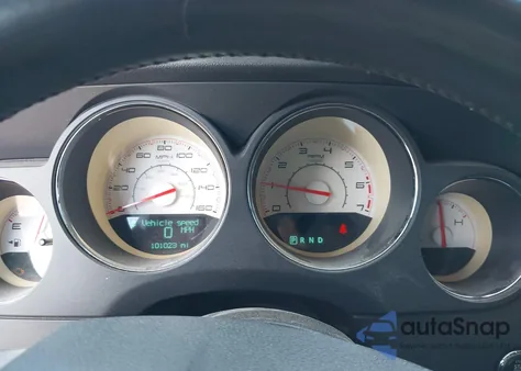 2013 Dodge Challenger R/T z USA, uszkodzony, nr VIN 2C3CDYBT6DH611180